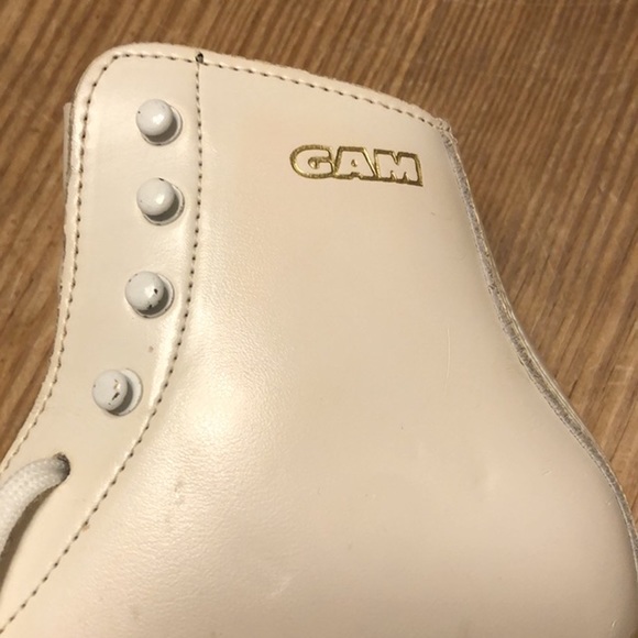 GAM girls figure skates. Size 2B. Coronation Ace blades, Scheffield, England. - Picture 4 of 7